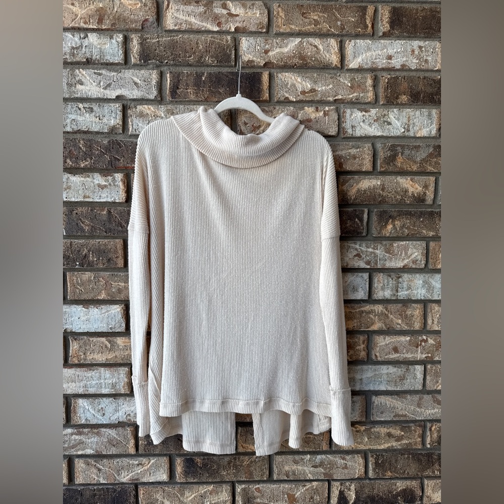 We The Free Ivory Ribbed Cowl Neck Soft Pullover Top Back Split - XS EUC